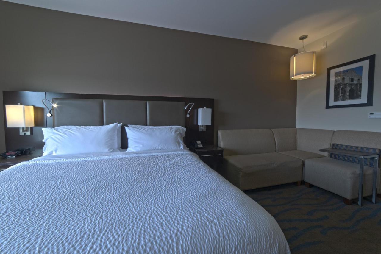 Holiday Inn Hotel & Suites Northwest San Antonio By Ihg Exteriör bild